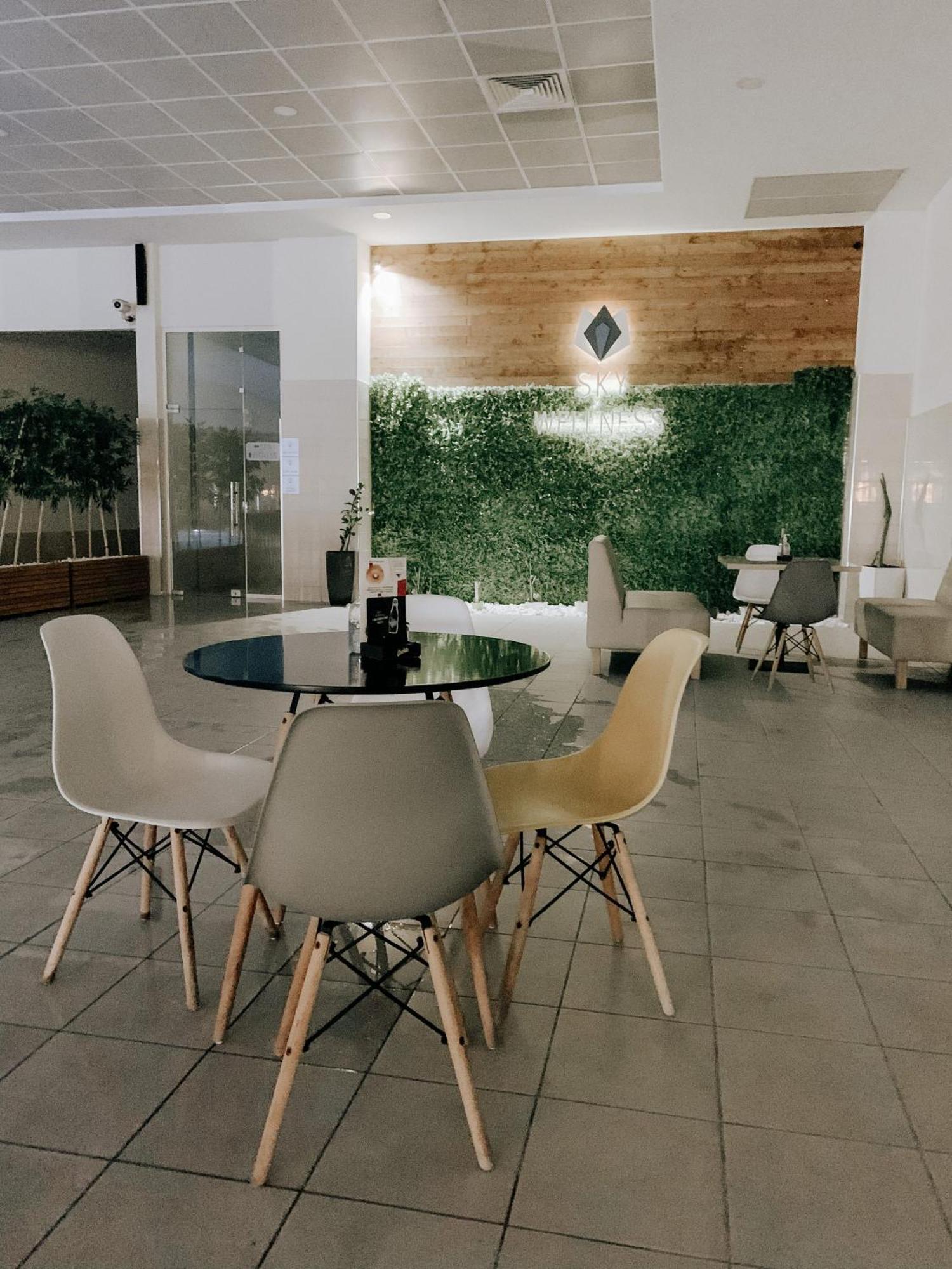 Luxury Condo On 18Th Floor With Pool, Fitness, Parking Included. Skopie Exterior foto