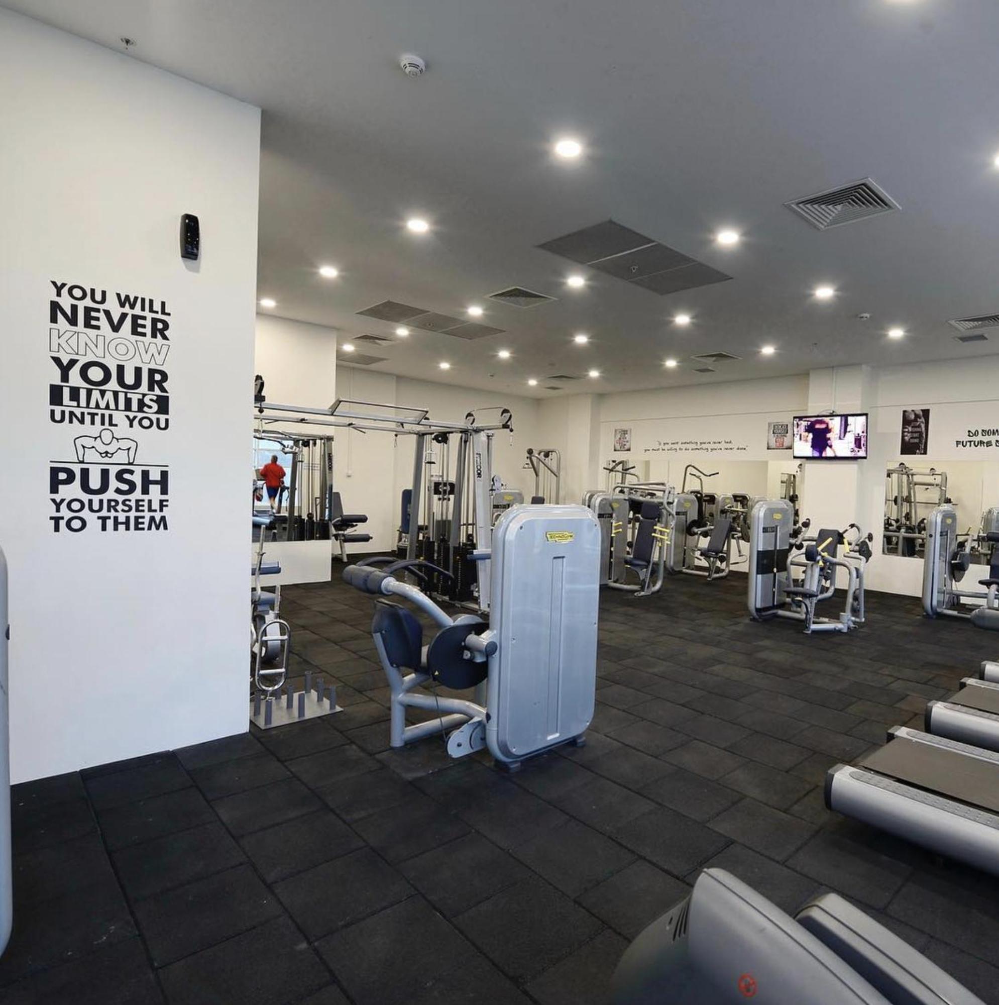 Luxury Condo On 18Th Floor With Pool, Fitness, Parking Included. Skopie Exterior foto